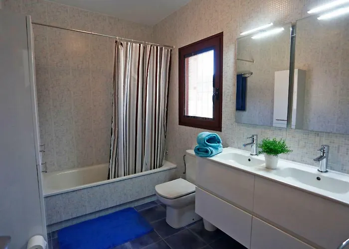 Perales By Interhome Willa L'Ampolla